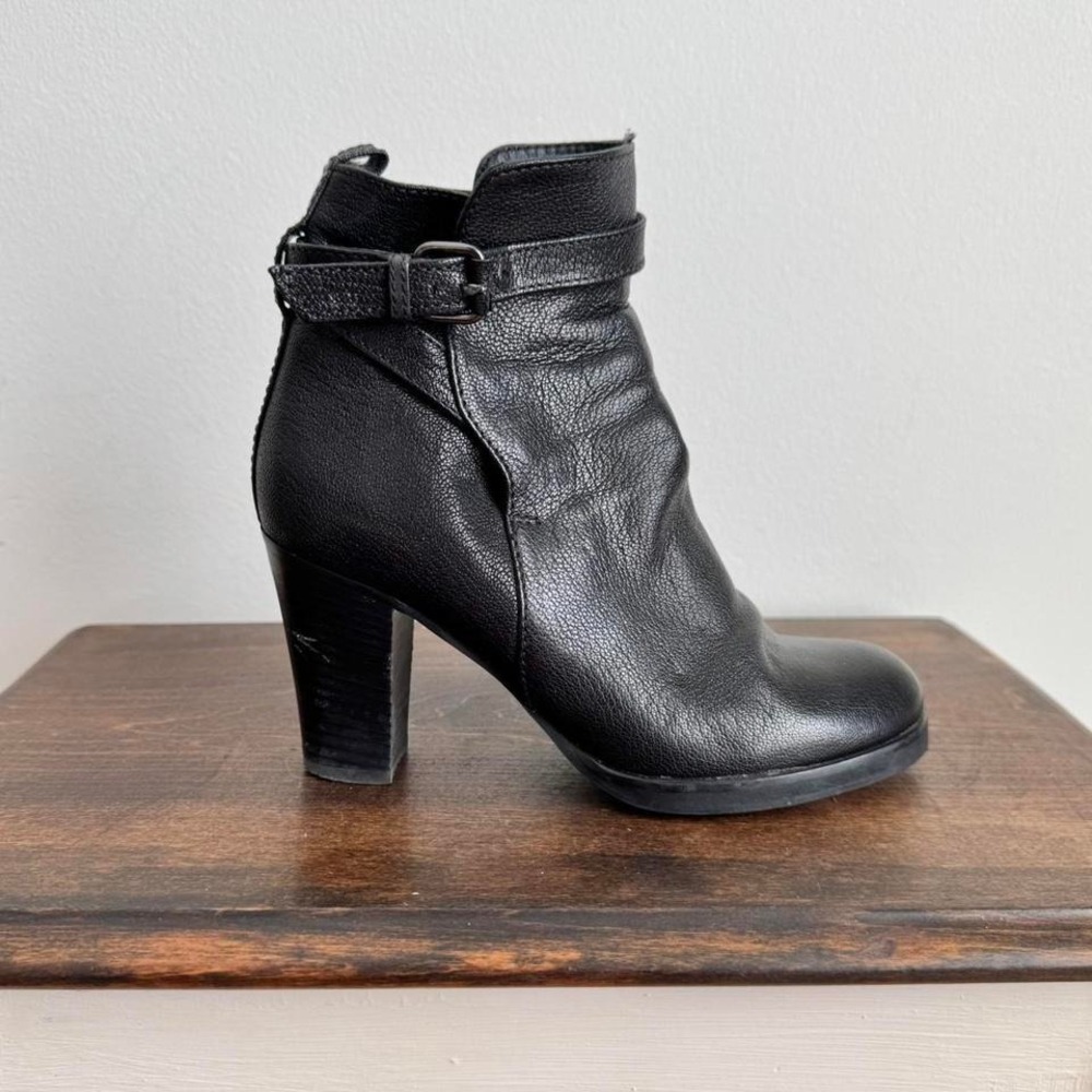 Black J Crew Leather Ankle Boot Size 5.5 Moto